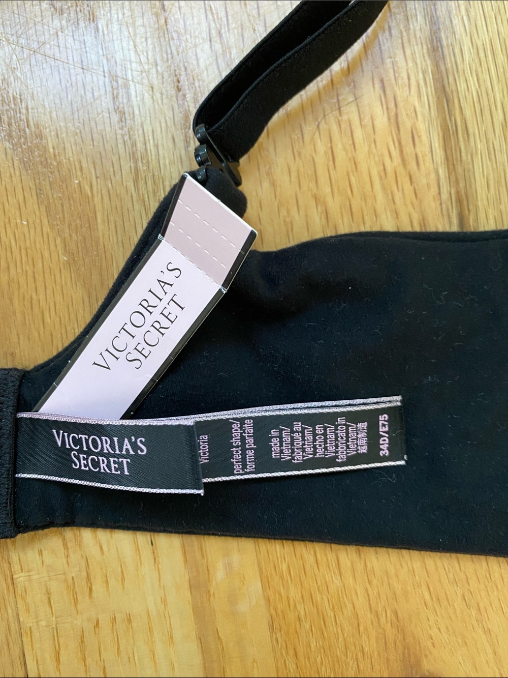 Victoria's Secret Black Smooth Molded Cup Perfect Shape Bra NEW Y2K - Picture 2 of 3